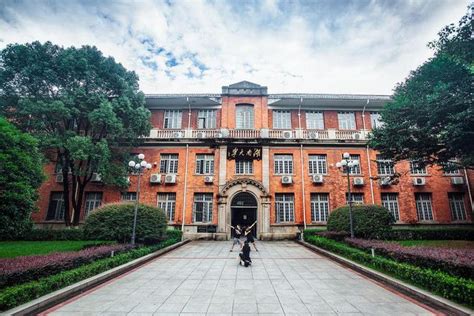 河南最遗憾的大学，民国时期曾是10大高校，建国后却被拆分！