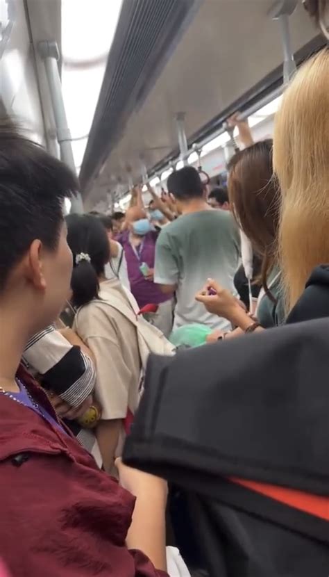 脚痛男乘客呵斥女子要求让座，广州地铁：未接到相关求助