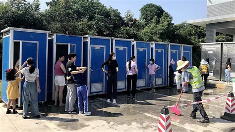 《郑州一处八万平米公园无公厕 市民“方便”不方便》追踪 一座多功能智能公厕亮相公园-大河新闻