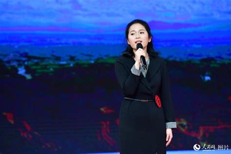 青年女演员殷桃 - 美女贴图 - 华声论坛
