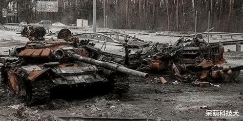 损失惨重！俄军强行渡河遭炮火围歼，数十辆坦克装甲车被摧毁_凤凰网