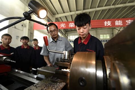 高校如何开展劳动教育？中国计量大学的做法值得推荐|劳动教育|劳动|学生_新浪新闻