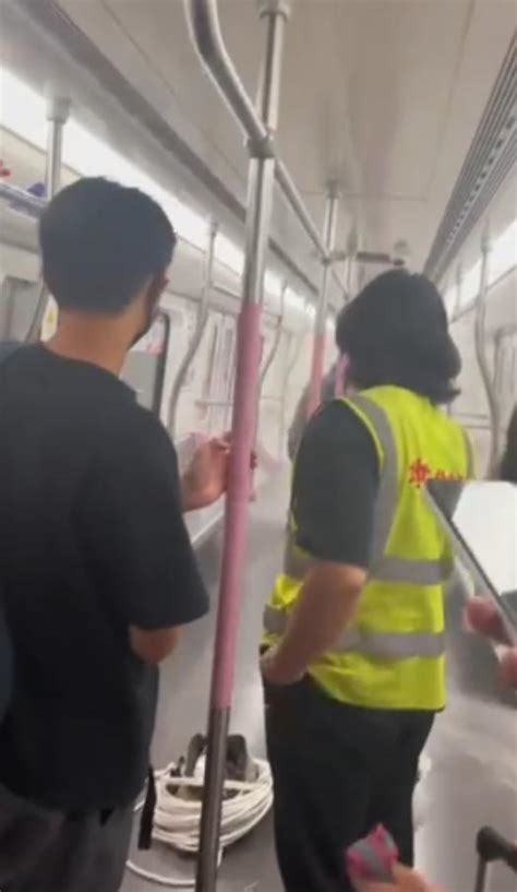 武汉地铁回应乘客背包冒烟_北晚在线