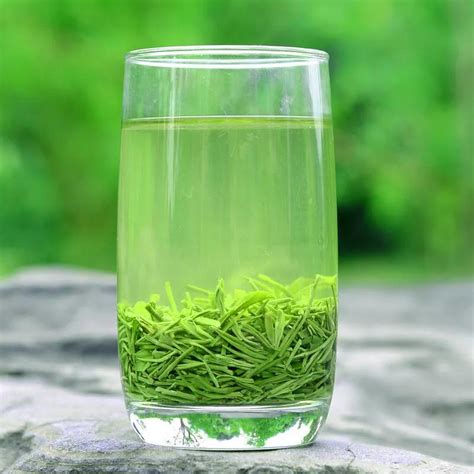 广东绿茶嫩绿的名优绿茶应该用多少度水来冲泡 - 知乎