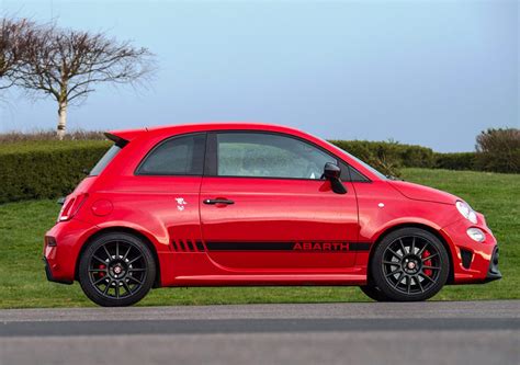 Abarth 595 Hatchback (2012 - ) Photos | Parkers