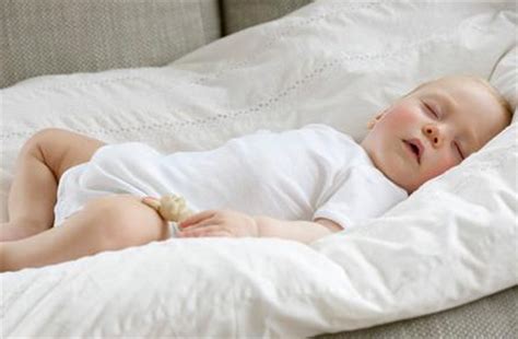 睡眠很重要 宝宝三种睡姿交替睡最佳|睡眠|重要-育儿·BAIZHI-川北在线