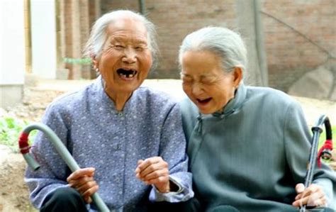 90岁老人大寿，63名家人齐聚一堂贺寿_凤凰网视频_凤凰网