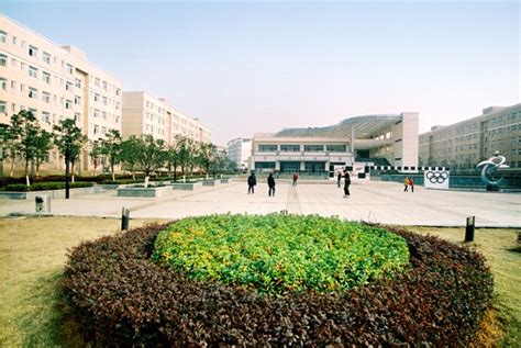 武汉职业技术学院是武汉最好的大专吗?有什么专业?特色专业及收费