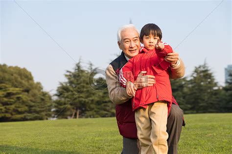 祖孙情爷爷抱着孙子摄影图6240*4160图片素材免费下载-编号935192-潮点视频