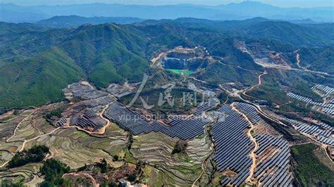 江西赣州：荒山坡建起绿色“蓄电池”-人民图片网