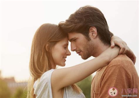情侣拥抱时，这5种拥抱方式或许能暴露男人内心，女人不妨了解下