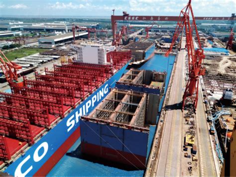 历史上的今天6月27日_1971年上海江南造船厂制造的中国第一艘两万吨级货轮“长风号”下水。
