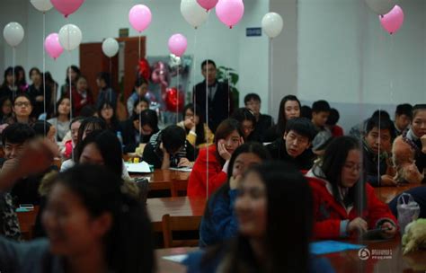 武汉大学专场招聘会 年薪20万招浪漫体验师