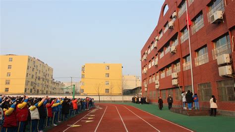 济宁市教育局 学校传真 北门小学新学期展现新气象迎接新希望
