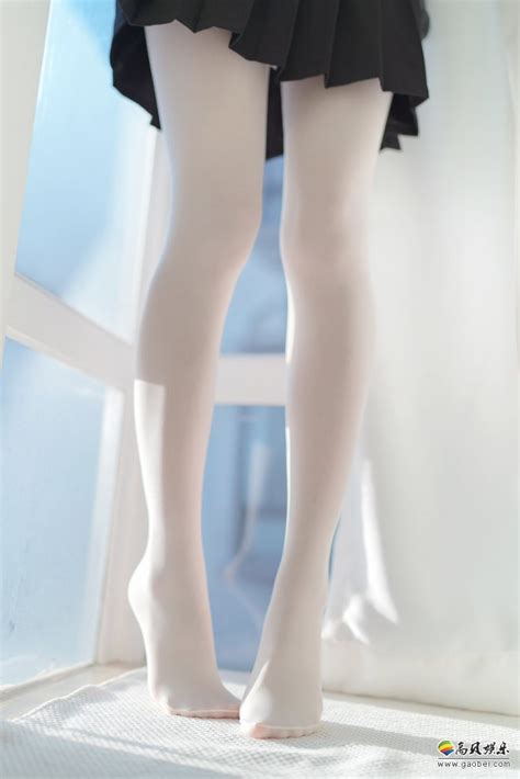 日本绘师界「足控」第一把交椅画师命名节日：女COSER晒出性感美腿写真-新闻资讯-高贝娱乐