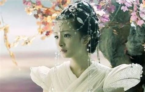 《仙剑3》最美女配“水碧”，私下生活照曝光，现实中美得惊人