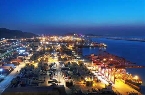 江苏连云港港2021年上半年吞吐量1.34亿吨-人民图片网