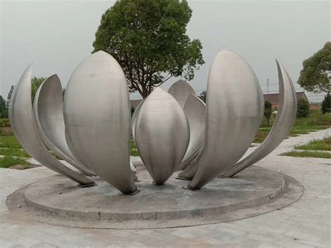不锈钢雕塑拉丝的制作过程 - 深圳市中美艺嘉雕塑艺术有限公司