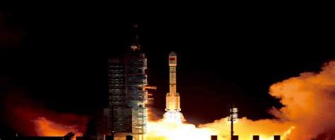 中国航天又一重磅大戏：神州十二号载人飞船成功发射！