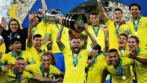 巴西3：1击败秘鲁 时隔12年再夺美洲杯冠军-香港卫视