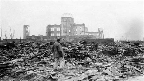 5000万吨核弹海底突然爆炸 超广岛原子弹3000倍 巨浪翻天