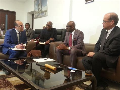 几内亚总统孔戴抵达摩洛哥出席第22届联合国气变大会|几内亚|联合国|摩洛哥_新浪财经_新浪网