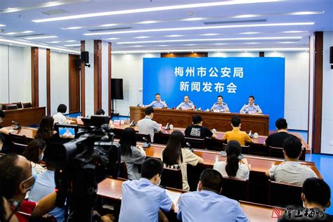 梅州市人民政府门户网站 新闻报道 梅州市政协八届二次会议开幕