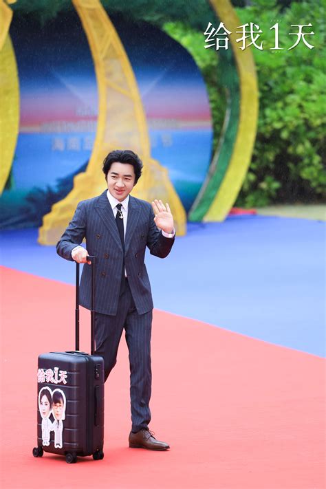 王祖蓝是谁(王祖蓝，1980年出生香港，男演员，现任广西自治区“政协委员”) | 人物集