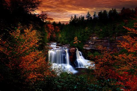 Autumn Falls wallpapers and images - wallpapers, pictures, photos