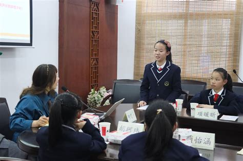 和校长共进午餐 郑州18中校长助理团为学校发展建言献策--新闻中心