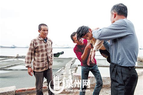 石狮蚶江：女孩被卷入海里 村民接力救回 -城事要闻 - 东南网泉州频道
