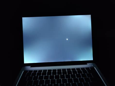 如何解决台式电脑显示器黑屏但灯亮的问题_360新知