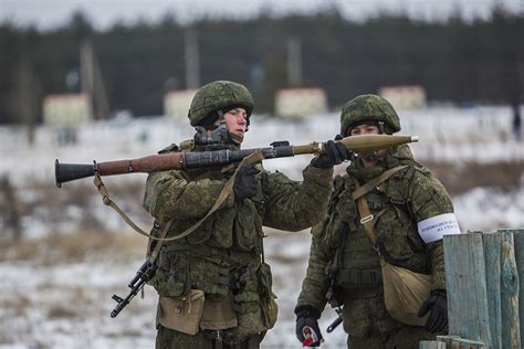 战术小队俄军RPG7瞄准镜应该怎么用_俄军RPG7瞄准镜使用指南图_3DM单机