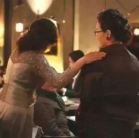 刘晓庆跟范冰冰合影！竟然看不出年龄差别！这才是真的逆天呐 - 娱乐八卦 - 华声论坛