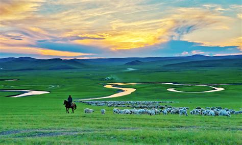 在蒙古国的大草原上-中国民族网