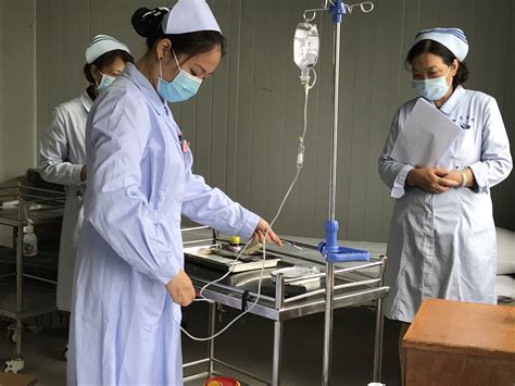 我院举办新入职护士留置针静脉输液操作比赛_南通市老年康复医院