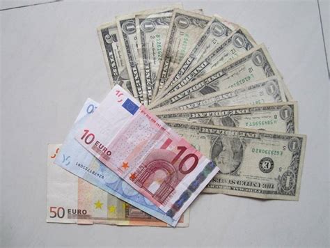 换欧元怎么换,怎么换欧元最划算,欧元兑换_大山谷图库