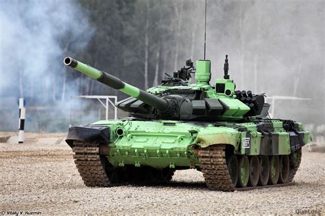 中国96B坦克为坦克大赛热身 打响第一炮