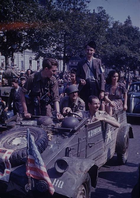 1944年8月25日盟军解放巴黎 - 历史上的今天