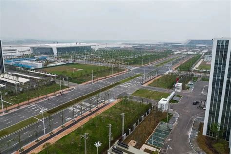 湖北首条！鄂州机场高速今晨通车，看看它有多“聪明”_鄂州_新闻中心_长江网_cjn.cn