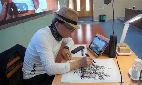 著名钢笔画艺术家唐亮走进校园开展大讲堂演讲与创作示范