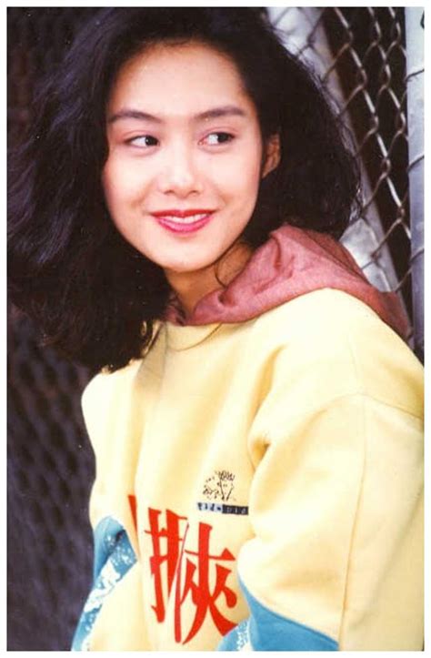 1990年“港姐”袁咏仪，年轻时照片美得“不可方物”