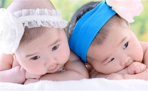 双胞胎女孩乳名（双胞胎女孩子）_草根科学网