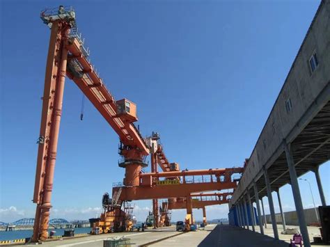 10吨门式起重机技术参数表-河南华东起重机械设备有限公司