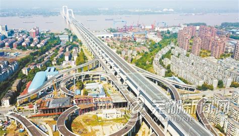 芜湖：俯瞰建设中的长江路高架凤凰网安徽_凤凰网