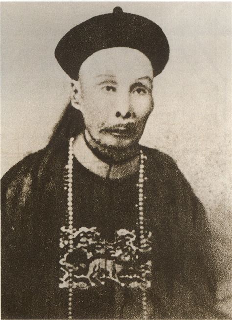 刘永福，字渊亭，广东钦州(今属广西)人。他以七星黑旗为所部旗帜，1867年在越南六安州建立“中和团黑旗军”，后多次重创法国侵略军-军事史-图片