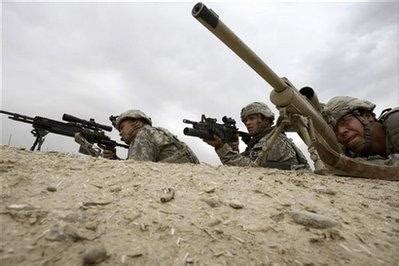 搬起石头砸自己的脚：阿富汗塔利班用美军装备击杀美军_手机新浪网