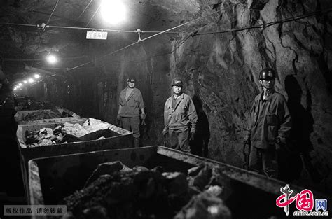 【图片故事】矿井深处的钢铁梦_图片中国_中国网