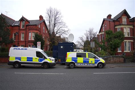 英国警方宣布利物浦爆炸为恐怖袭击，已逮捕4名嫌犯_北京日报网