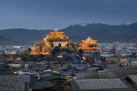 云南省迪庆梅里雪山白塔 - 中国国家地理最美观景拍摄点